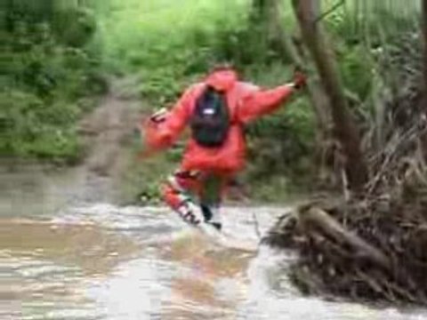 [ENDURO] REGIS sa KTM Tombe a l'Eau Water Crash [Goodspeed]