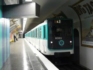 Le MP 59 N°6083 à la station Télégraphe sur la ligne 11