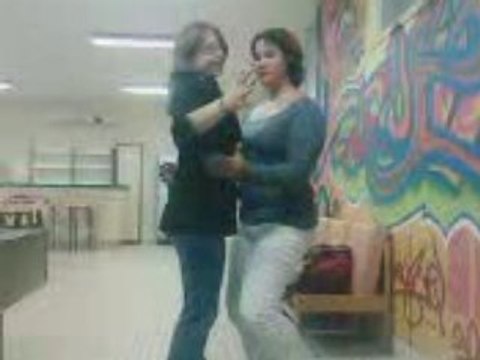 Kelly & Emeliine quii danse sur DhOom 02