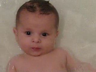 Evann prend son bain...