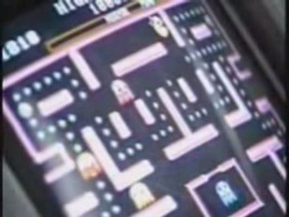 Un singe qui joue à Pacman