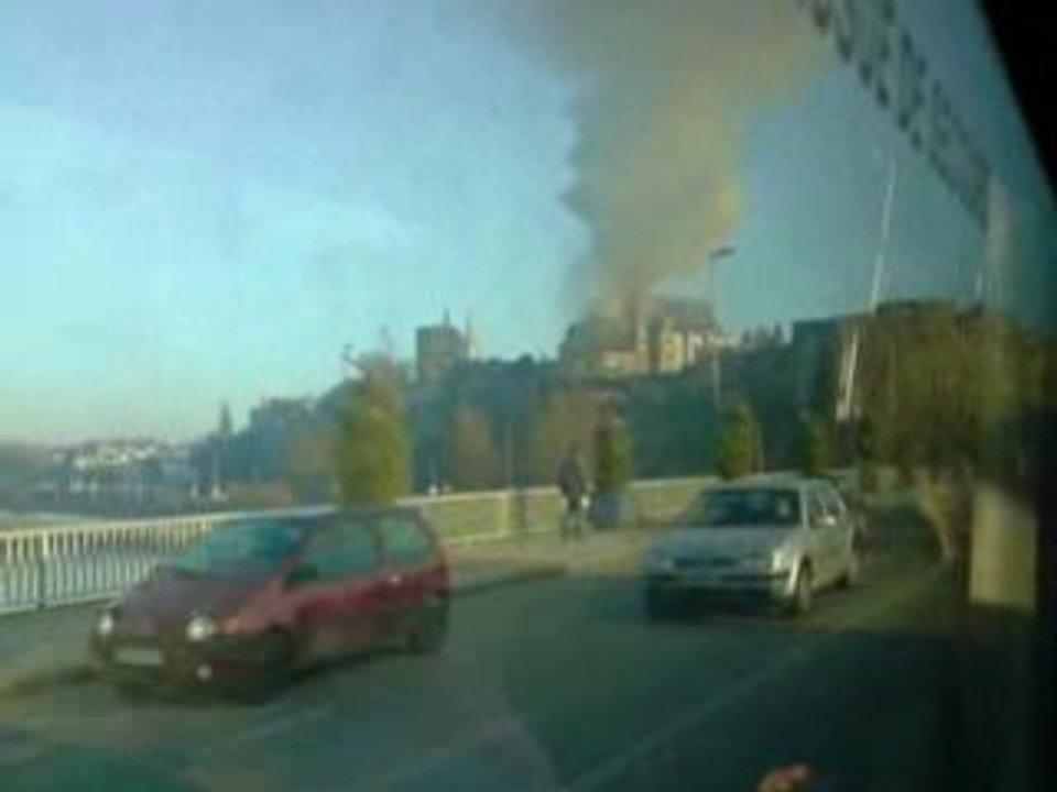Le chateau d'Angers en feu