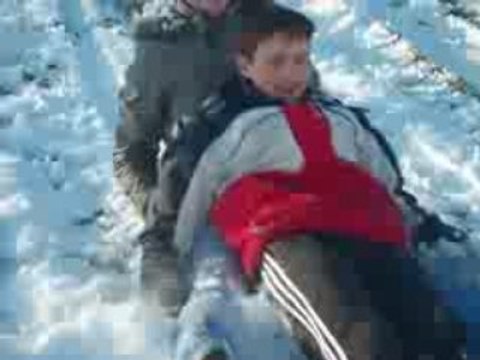 Nicolas et Audrey qui font de la luge