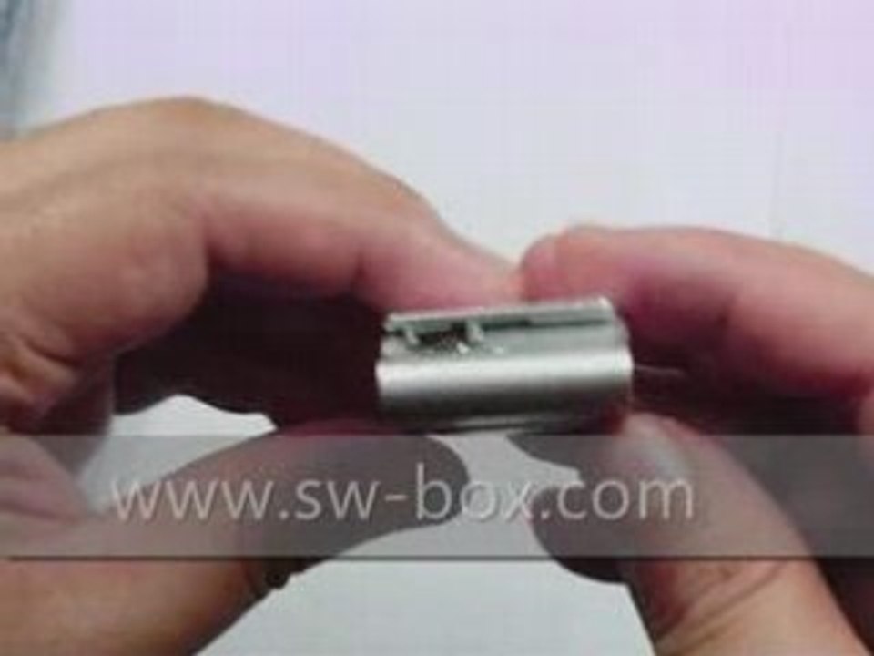 Clamp Mini MP3 Player Silver Colour - 2GB