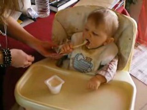 Je mange presque seul