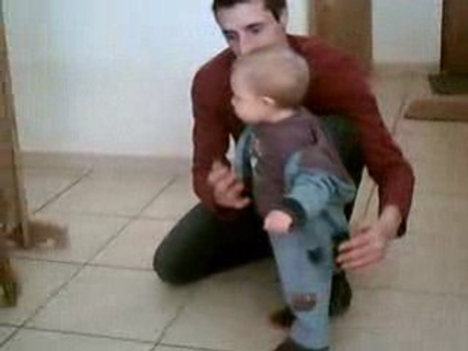 MATHIS marche sans les mains 1