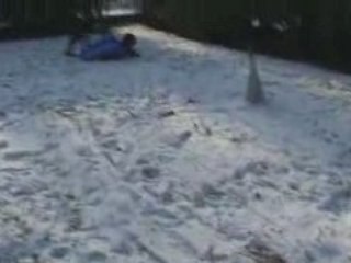 Chute en luge - merci maman