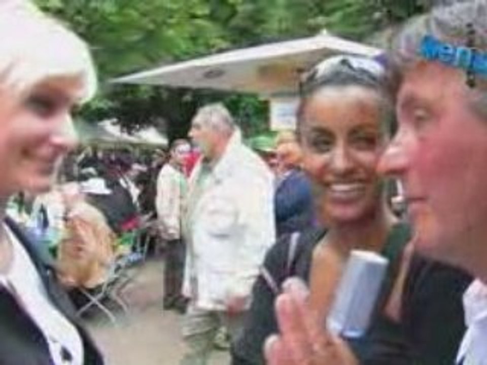 Kocherlball in München am Chinaturm