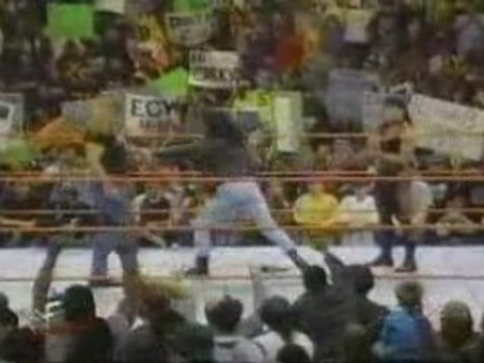 RAW is WAR 30/03/98 - HHH annouces DX new member - Parte 15