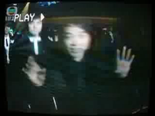 Hacken entering, HI! to camera @JSG awards 2008