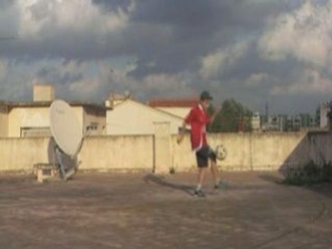 Akli terki FREESTYLE LE MEILLEUR FREESTYLE FOOTBALL DU MONDE