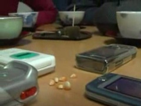 TELEPHONE PORTABLE POP CORN MICRO ONDES CELL PHONE MOBILE F