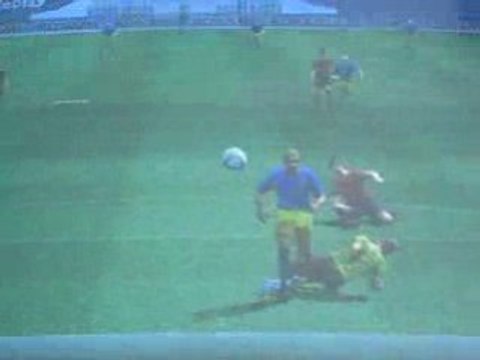 Pichenette que j'ai faite sur PES 4 sur PC fasse a Casillas