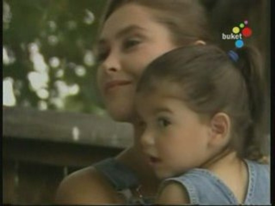 Hulya Avsar- Sensiz Kaldim