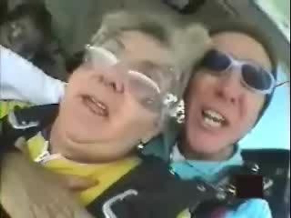 oups mémé a perdu quelque chose...