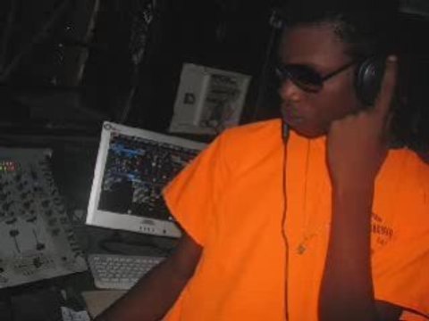 DJ RENZO . COUPER-DECALER