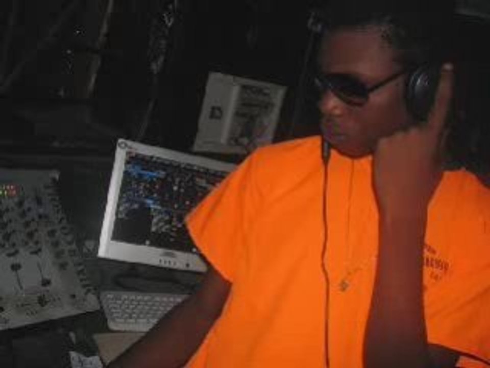 DJ RENZO . COUPER-DECALER