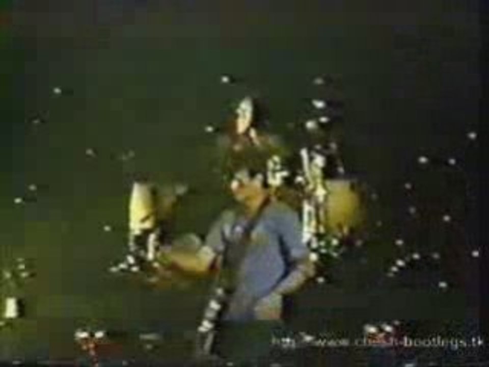 09 blink-182 - Untitled (The Mark Tom and Travis Show Tour)