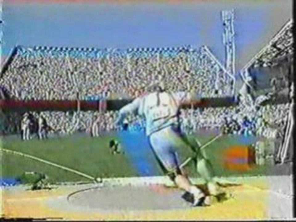 Athlé Comparaison lanceurs de poids rotation finlandais