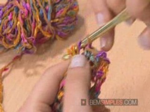 Cachecol de crochê com babados