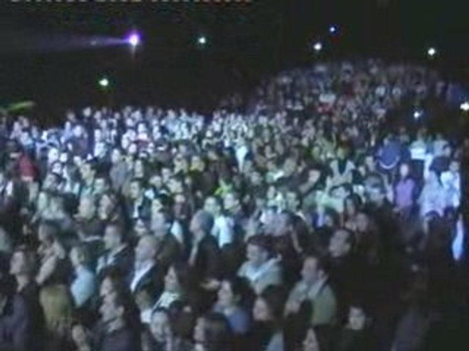 OULAHLOU ENFLAMME LE ZENITH DE PARIS