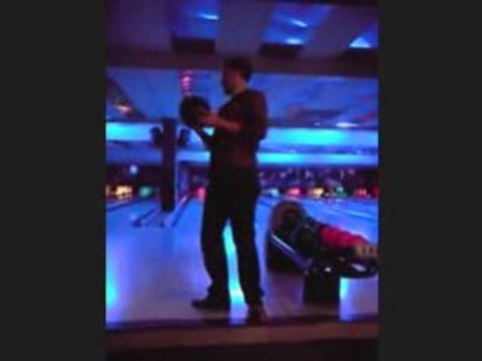 Regis: Xavier au bowling