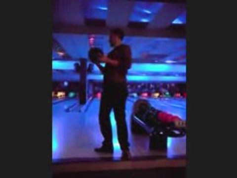 Regis: Xavier au bowling