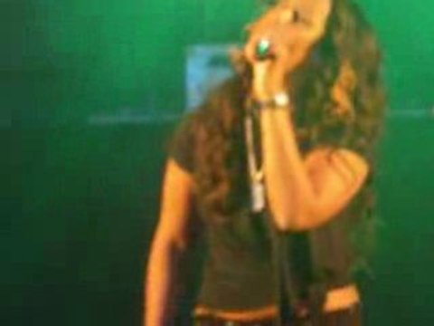 Amel bent en concert a la madeleine scandale