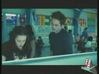 Robert Pattinson & Taylor Lautner on E! News 11/17/08