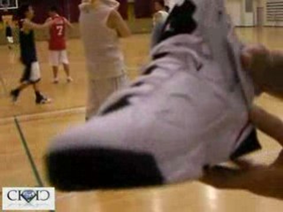 Jordan True Flight 2009 - Chicks in Kicks TV27