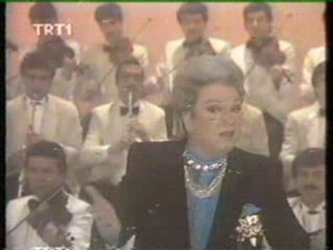 Zeki muren - gozlerin doguyor gecelerime ( orijinal klip )