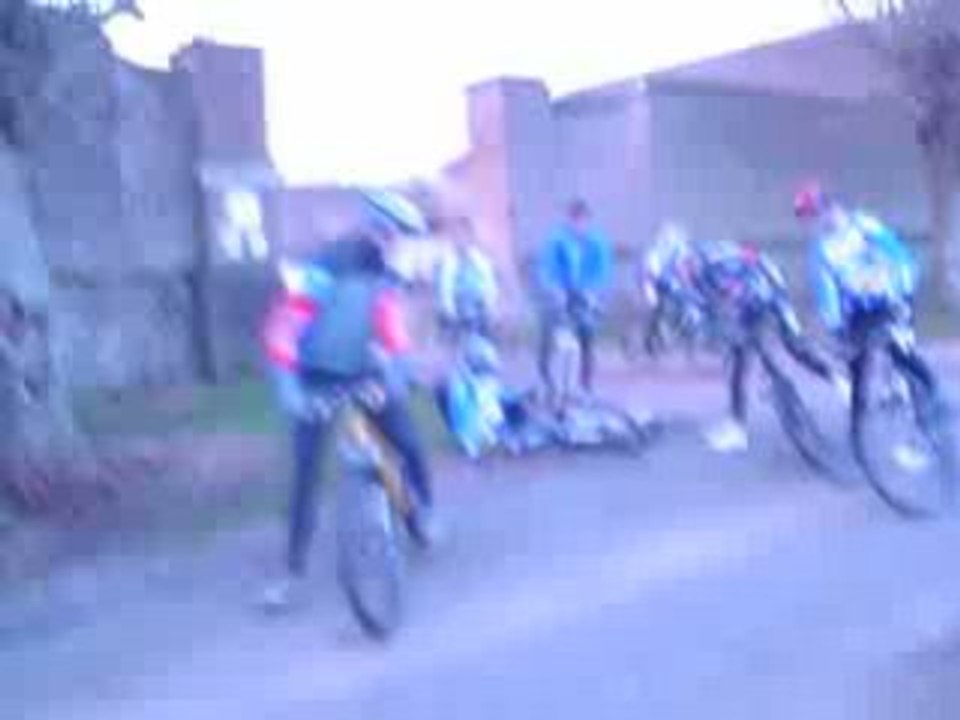 CHUTE VELO DECAT AMIENS