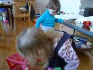 Les filles font leurs courses