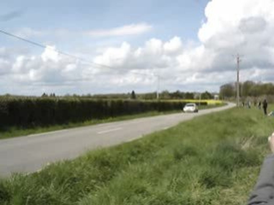 saxo kit car rupteur a l arrivé .rally du muguet 08