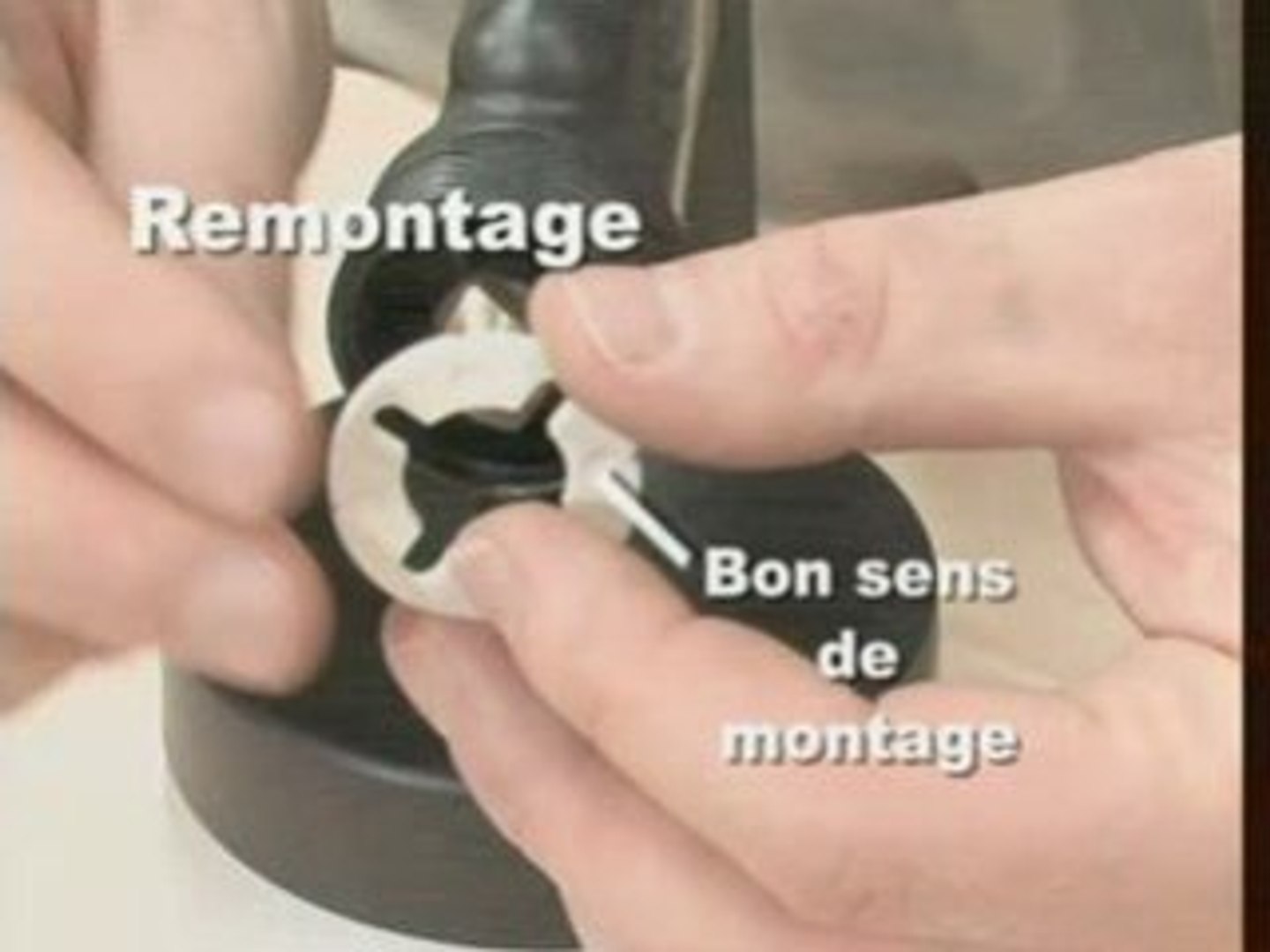 Pistolet peinture Earlex : Changer l'ensemble buse-pointeau - Vidéo  Dailymotion