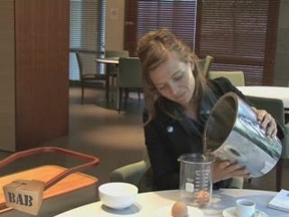 La Boîte à Bidouilles - Oeuf dur, flotte ou coule ?