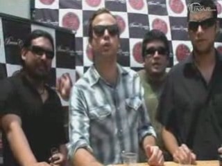 Bareto en el concierto de Orishas