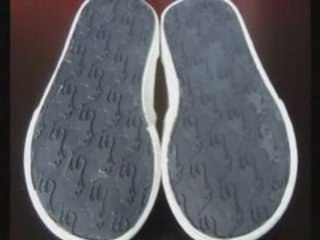 Donde esconder una chuleta de examen. Las zapatillas