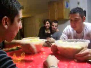 concour de bouffe a 5h du matin reveillon 2008/2009