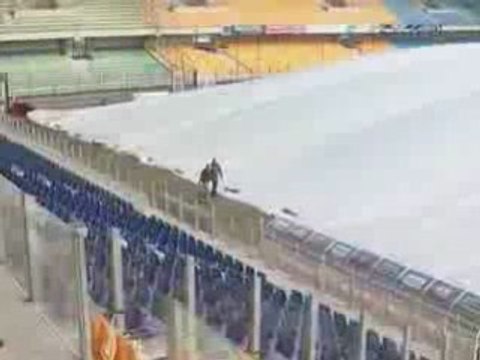 Troyes Football Le stade de l'ESTAC bâché