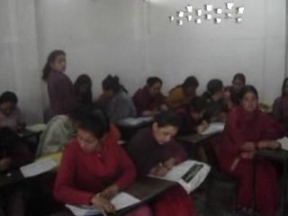 cours du soir pour les femmes du bidonville