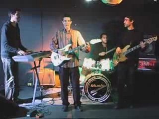 La vie est chère clip 2