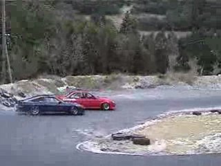 Drift Toyota Corolla Levin VS Nissan 180SX
