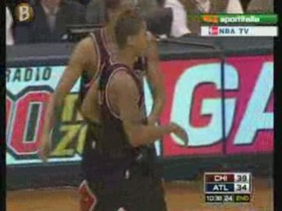 DERRICK ROSE
