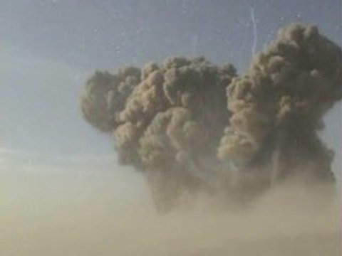 100 TONNES D EXPLOSIFS