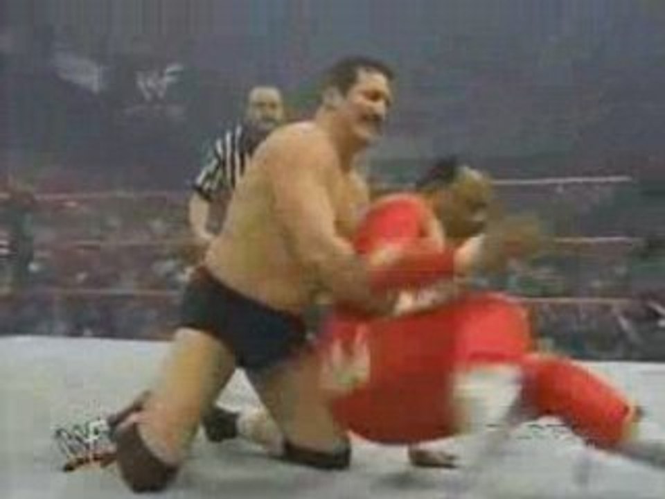 RAW is WAR 06/04/98 - Flash Funk vs. Dan Severn - Parte 2