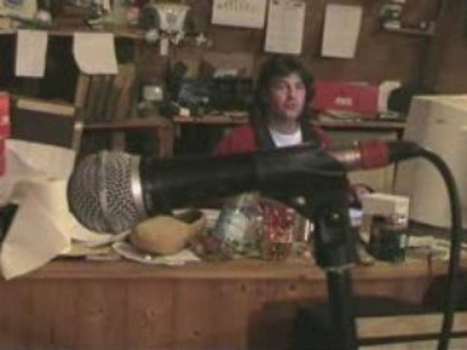 artisanal but international clip of "la crevette"