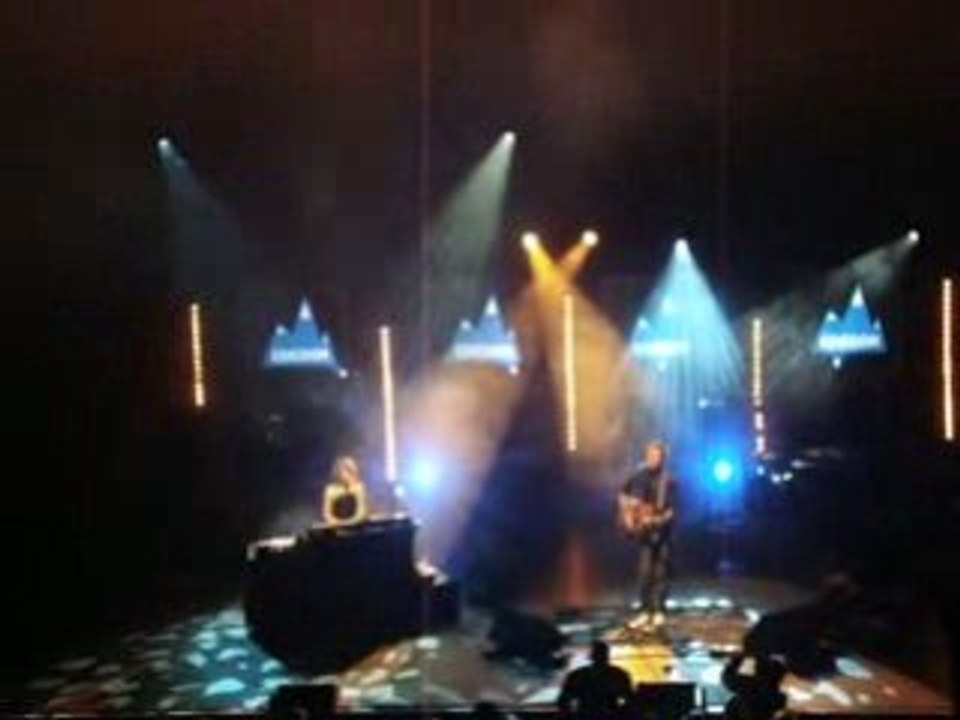 Cocoon Hey ya (Outkast Cover) @ Olympia, Paris, 01/12/2009