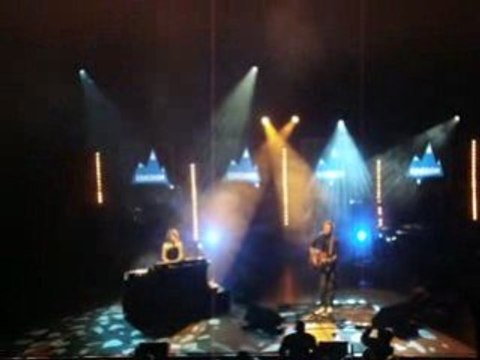 Cocoon Hey ya (Outkast Cover) @ Olympia, Paris, 01/12/2009