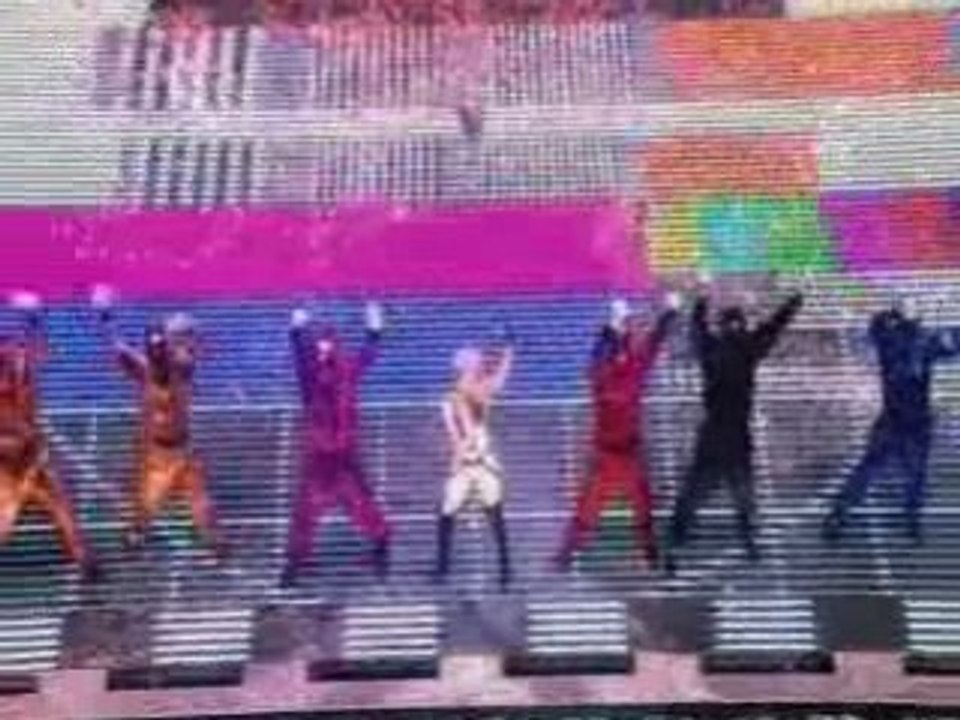 Kylie X 2008 concert feel in my arms